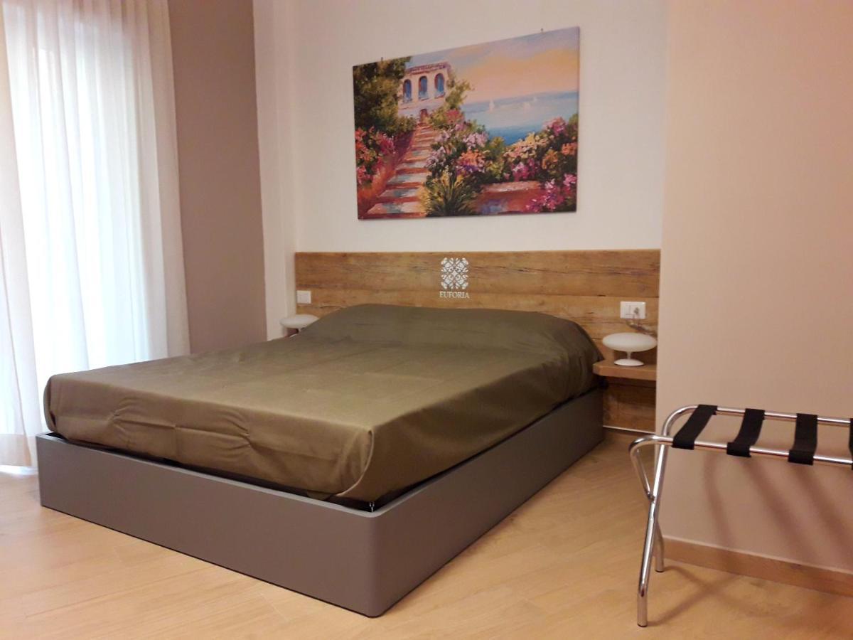 Euforia Napoli - Tre Sedi - Three Locations Bed & Breakfast Eksteriør bilde